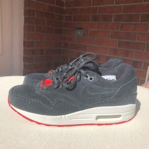Nike Woman’s Air Max 1 PRM